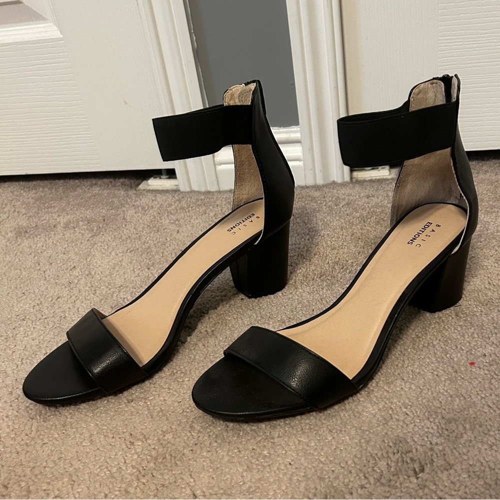 Black block heel shoes